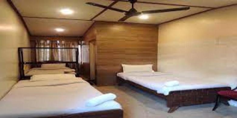 Baba Tourist Lodge Шиллонг Экстерьер фото