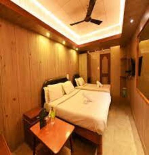 Baba Tourist Lodge Шиллонг Экстерьер фото