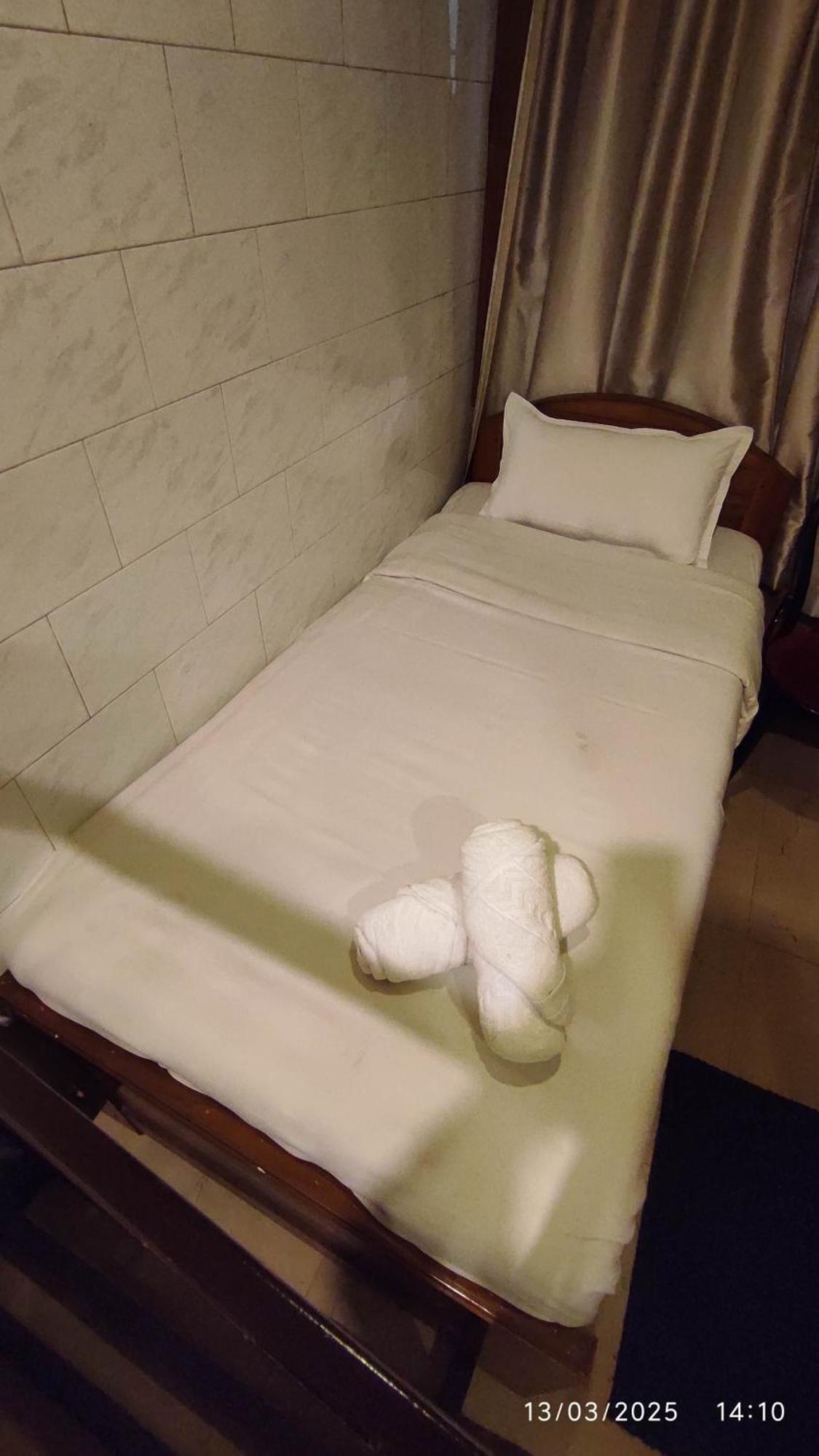 Baba Tourist Lodge Шиллонг Экстерьер фото