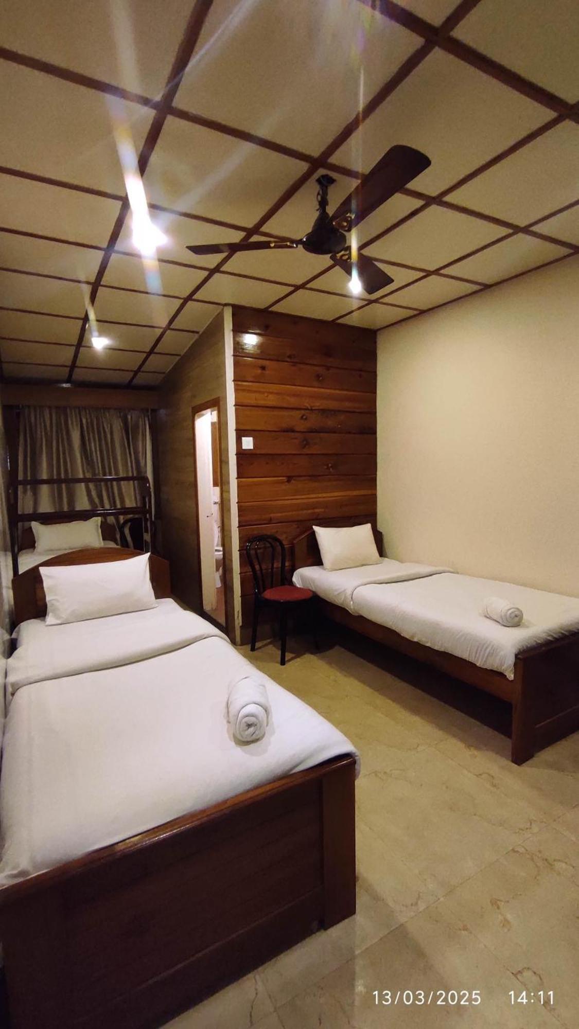Baba Tourist Lodge Шиллонг Экстерьер фото