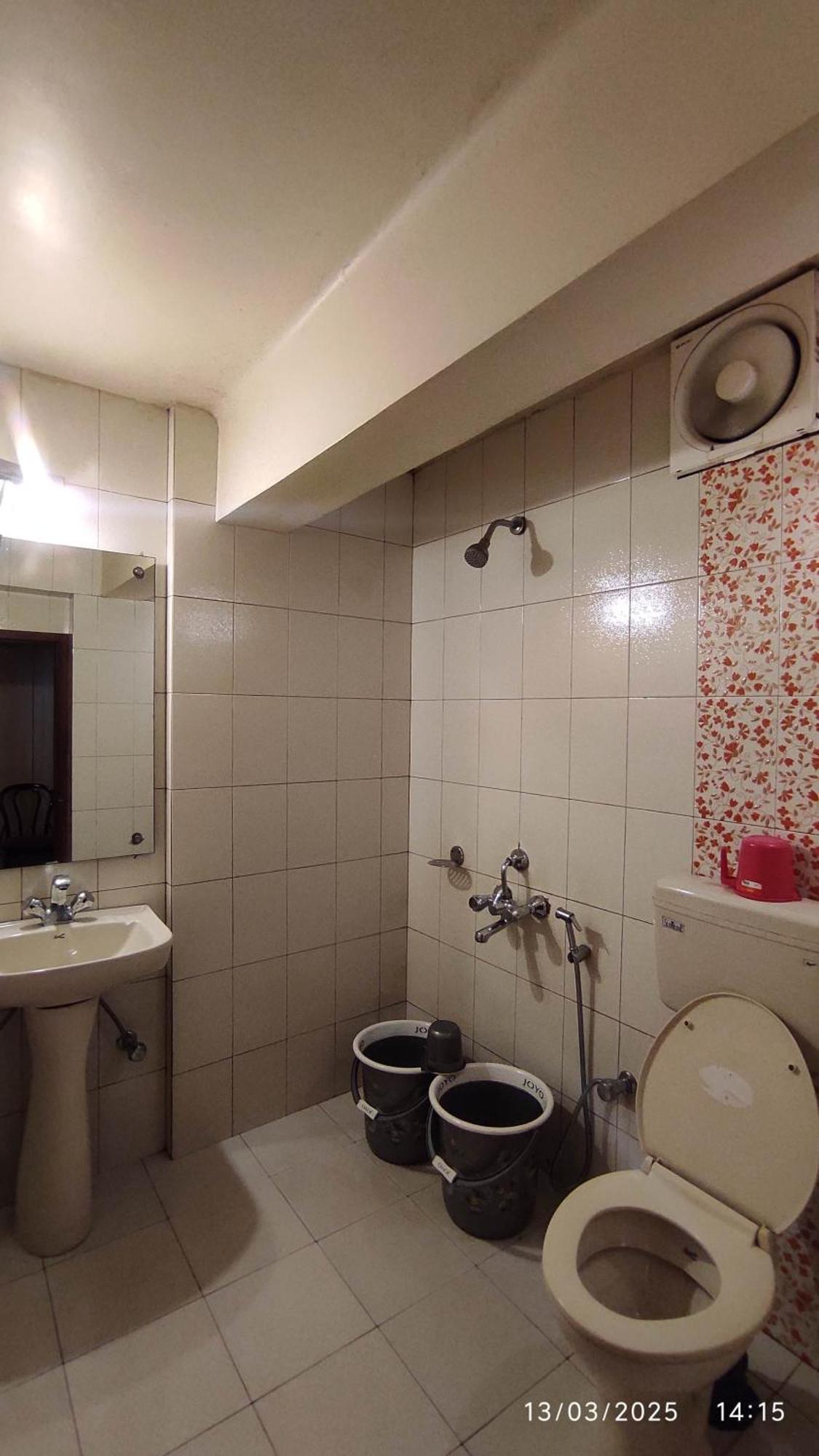 Baba Tourist Lodge Шиллонг Экстерьер фото